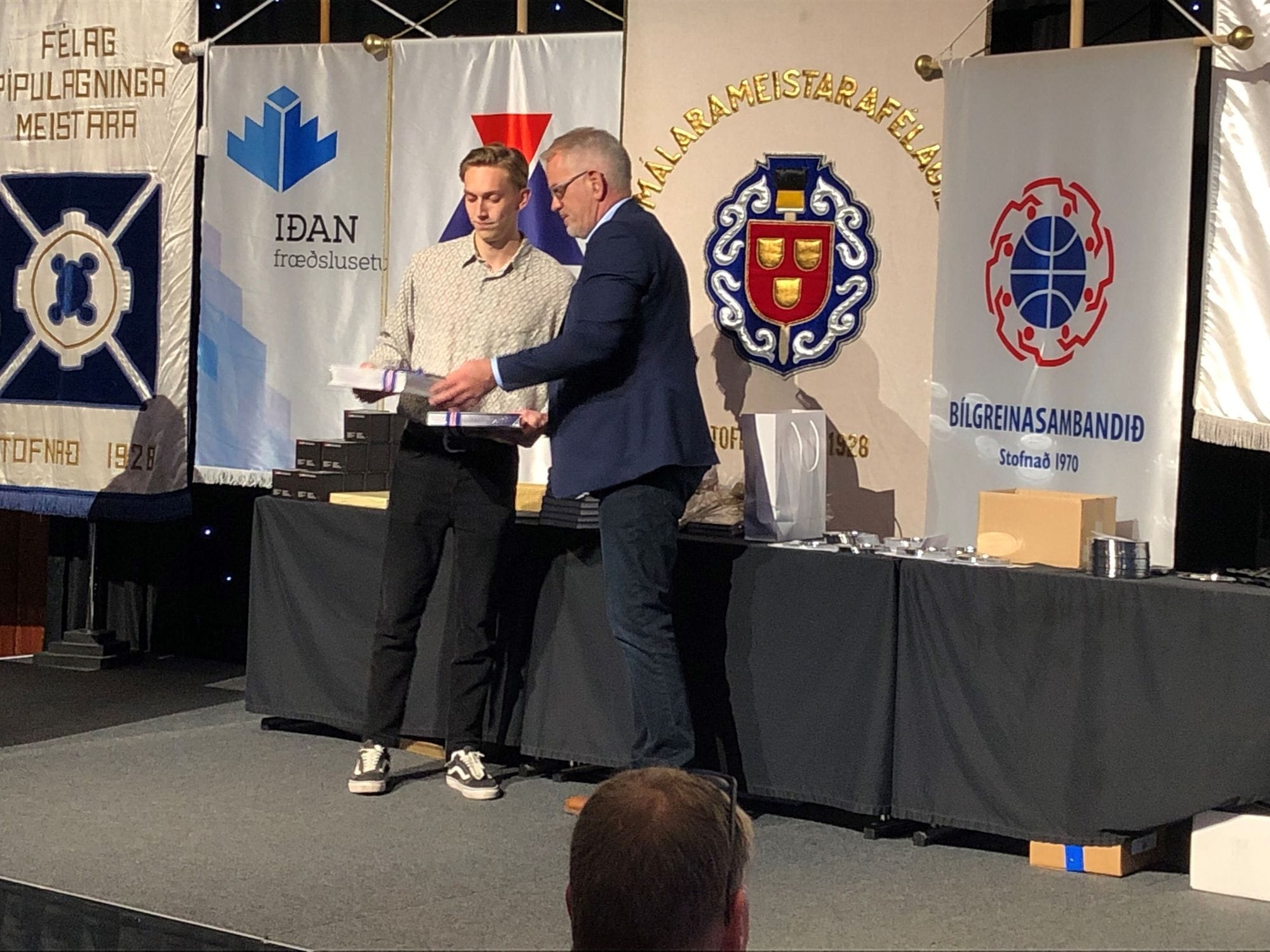 Átta fá sveinsbréf í blikksmíði