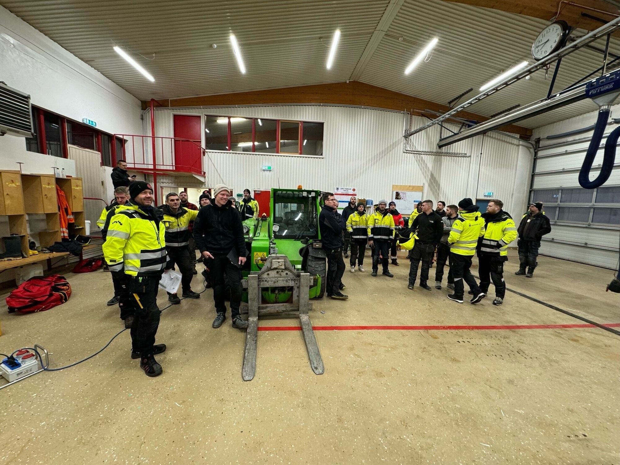 Félag pípulagningameistara sendir fjölmarga til Grindavíkur