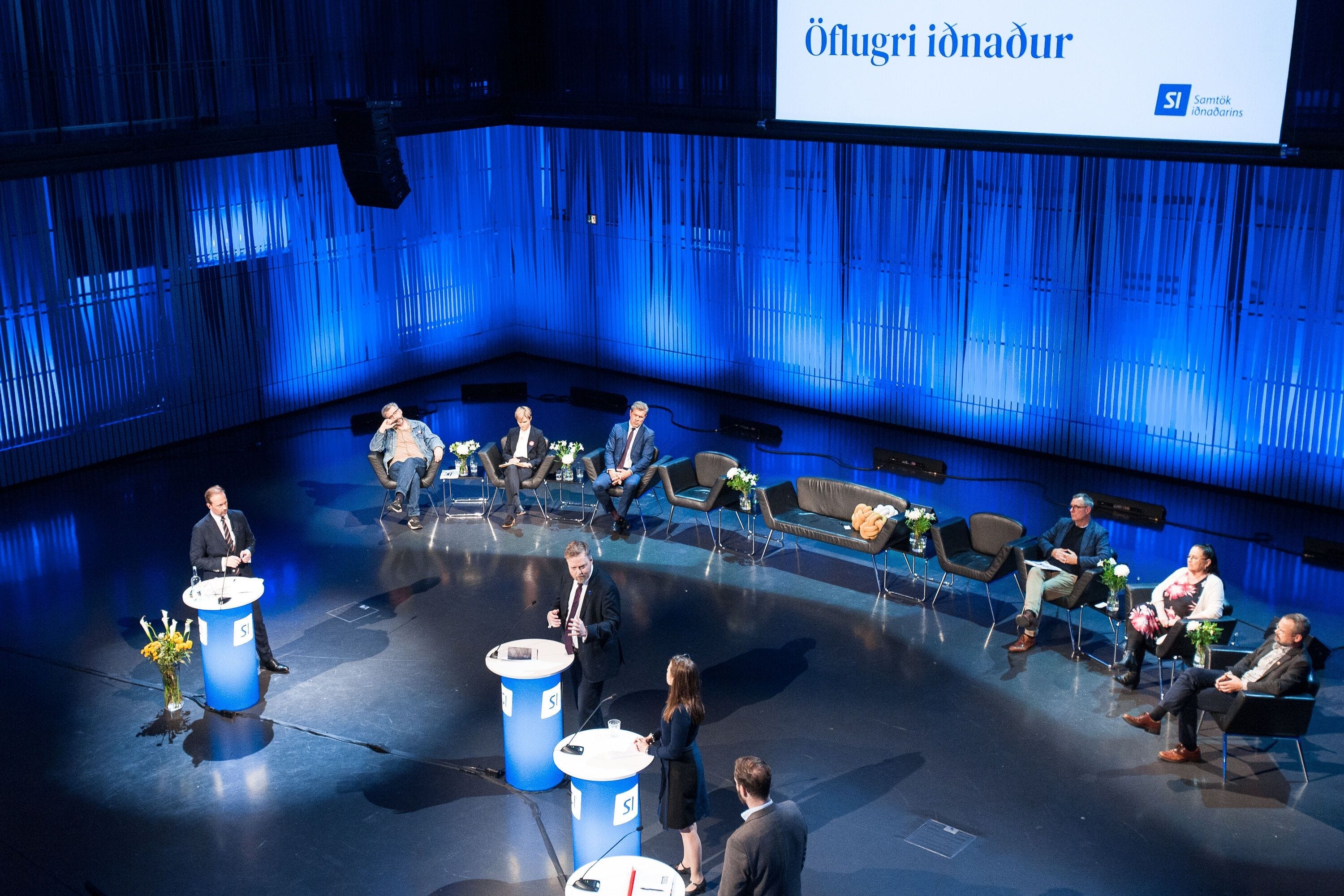 Fjórir flokkar áforma að draga úr samkeppnisrekstri hins opinbera