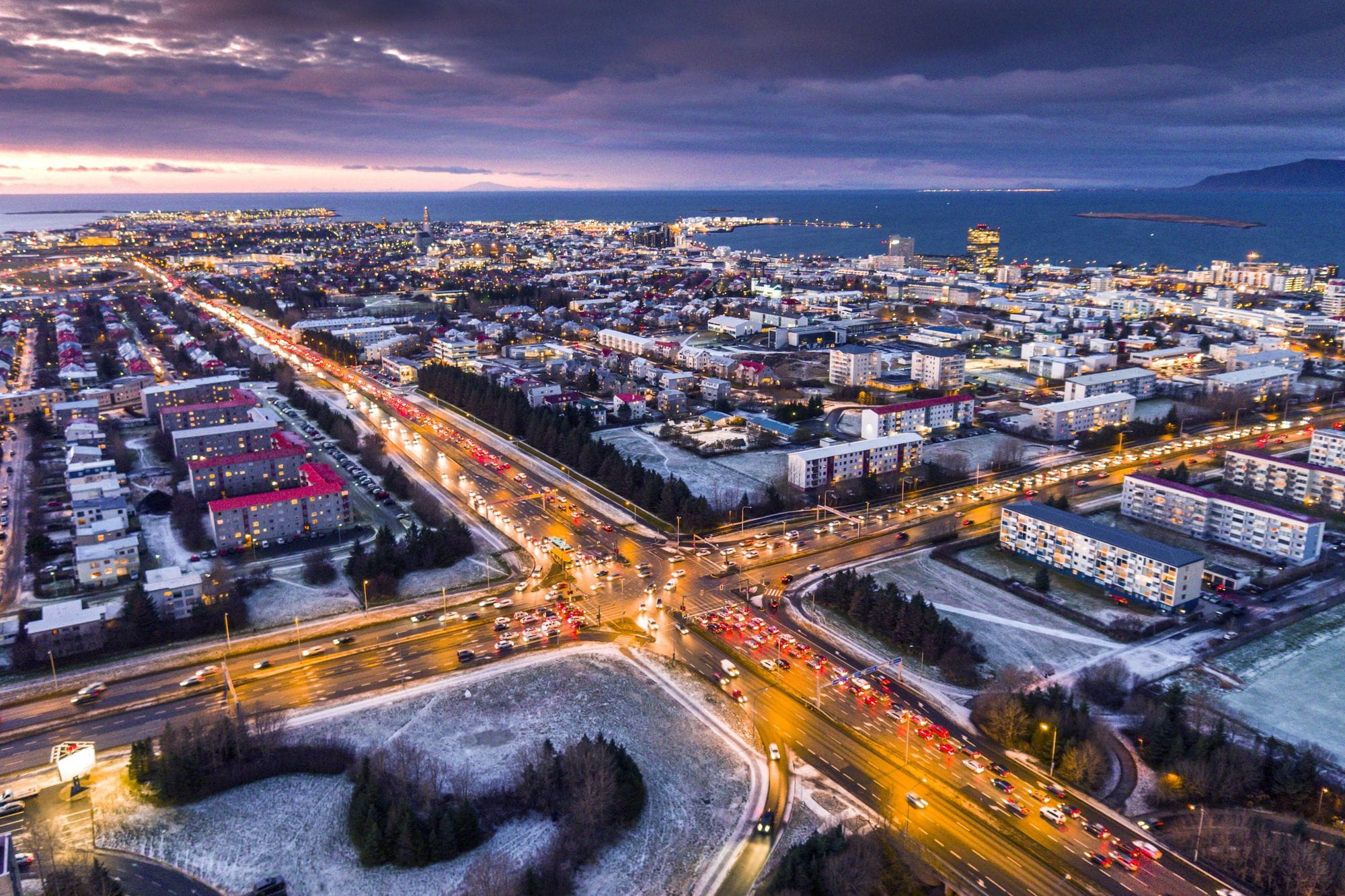 Íbúðum í byggingu fækkar lítillega