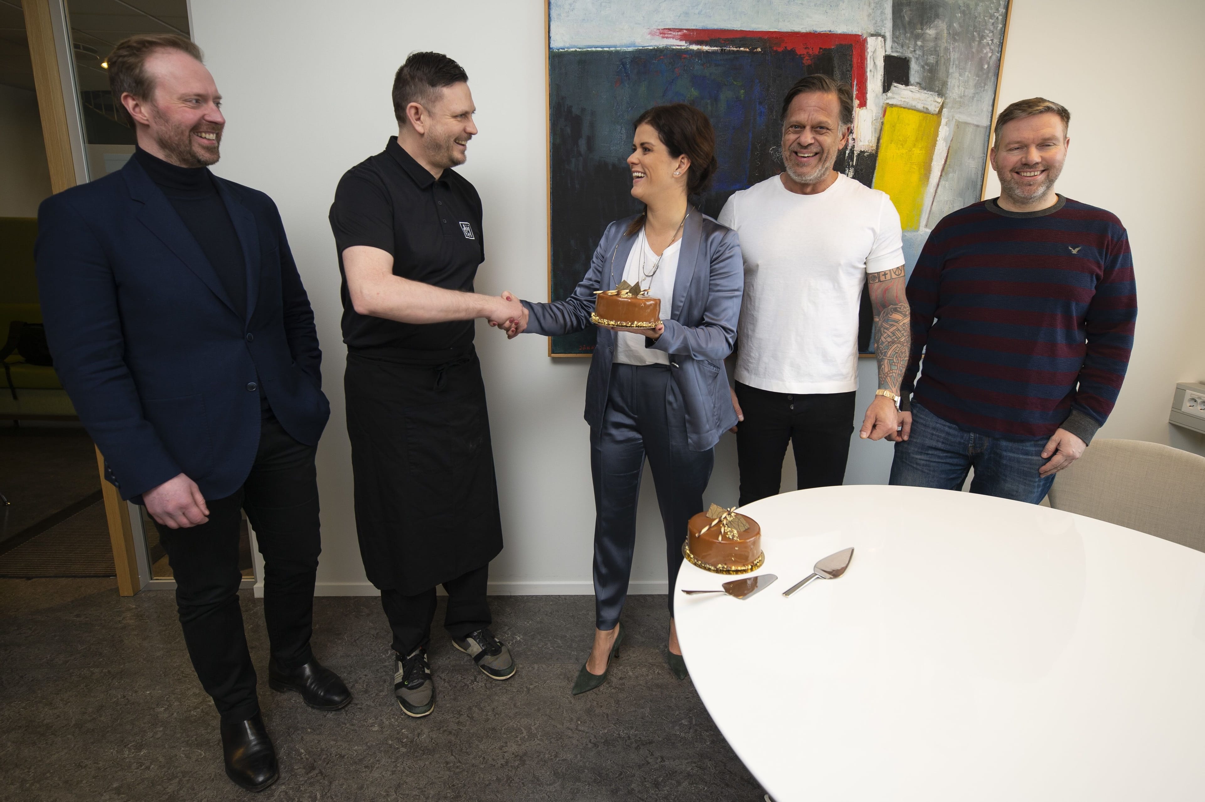 Iðnaðarráðherra tók á móti Köku ársins