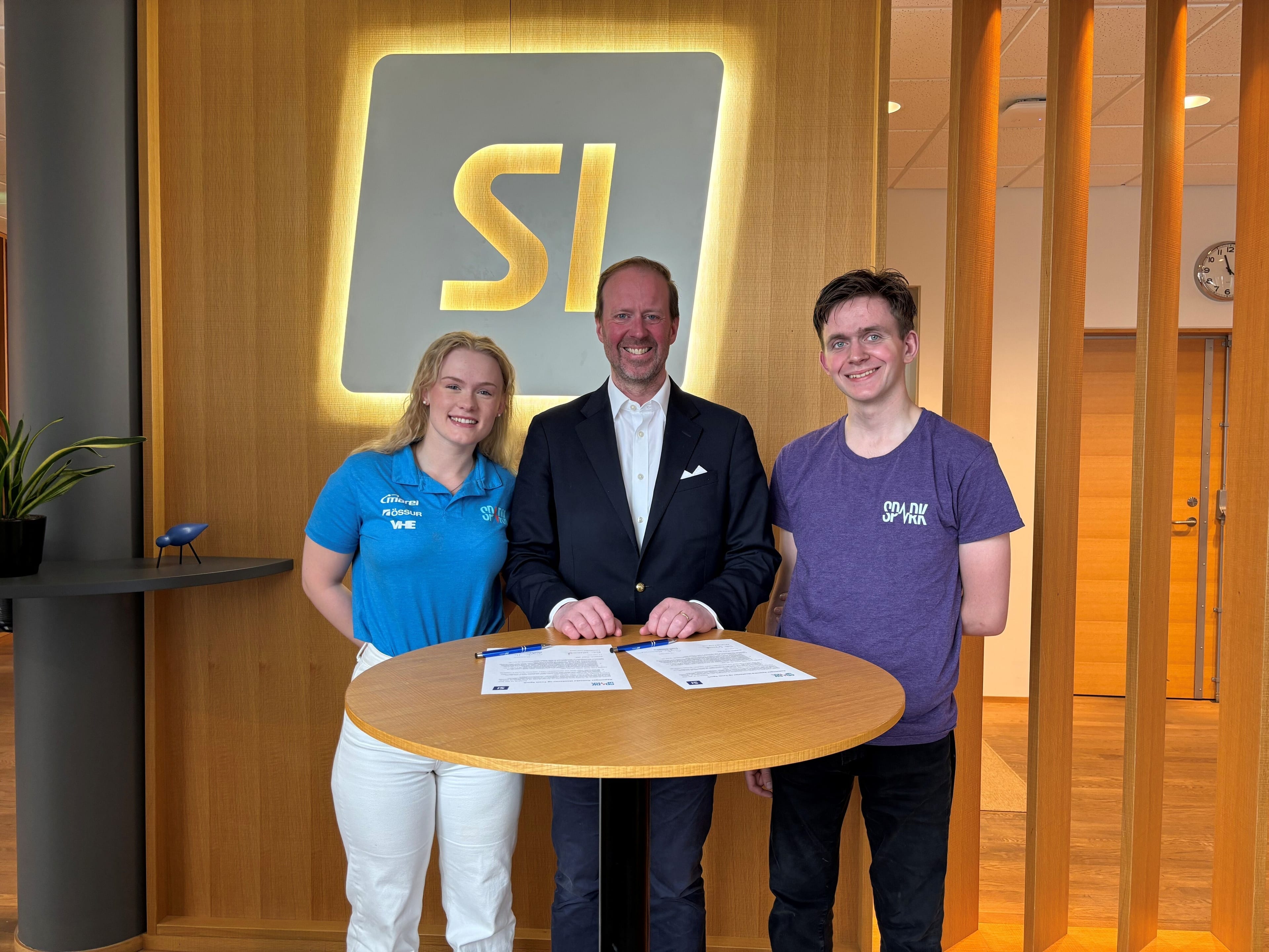 Samtök iðnaðarins styðja kappakstursliðið Team Spark