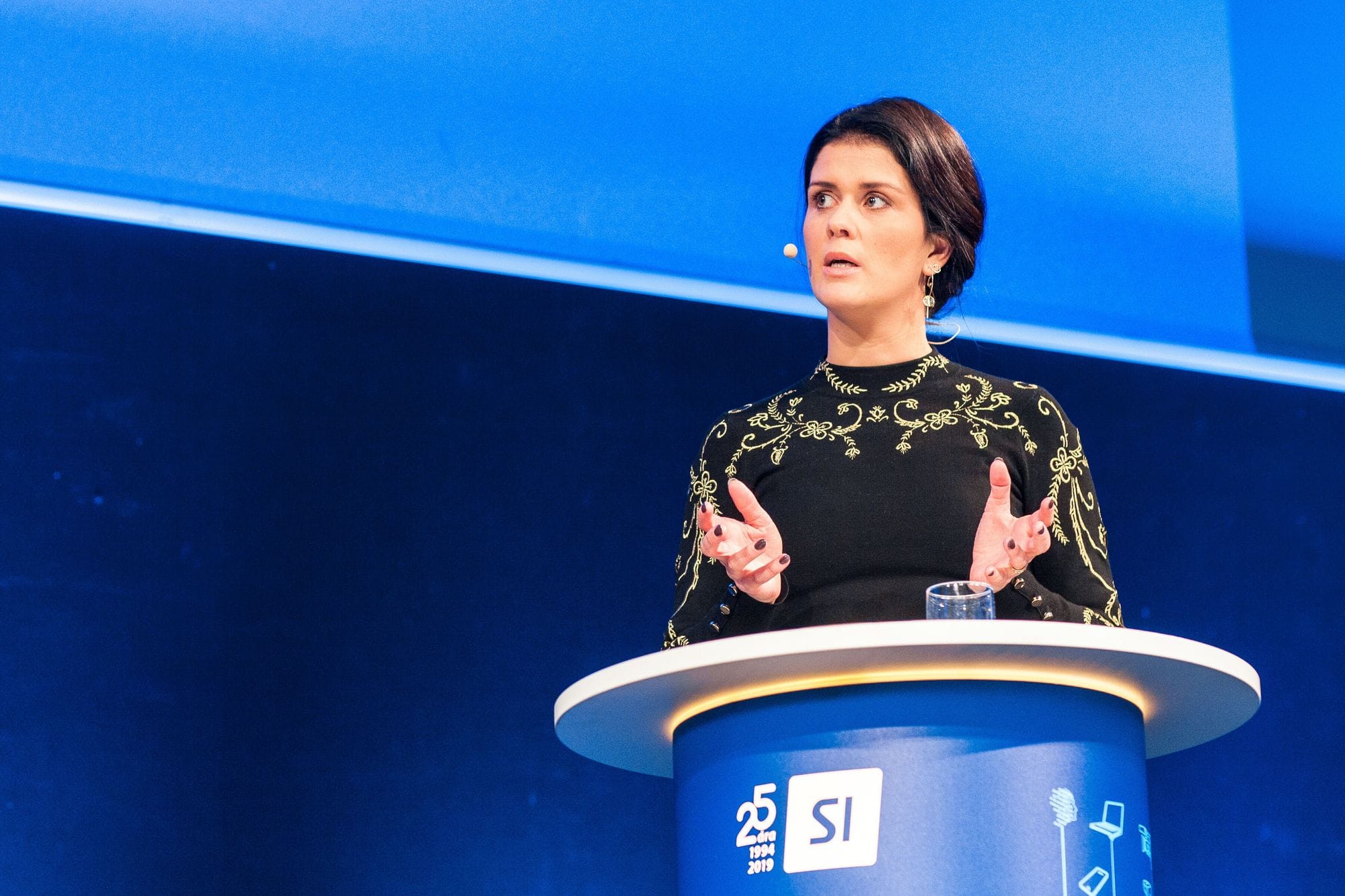 Stjórnvöld og vinnumarkaður stuðli saman að stöðugleika